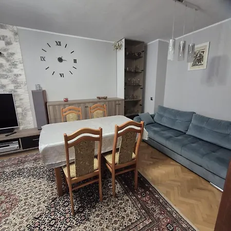 Dzielna 78 *